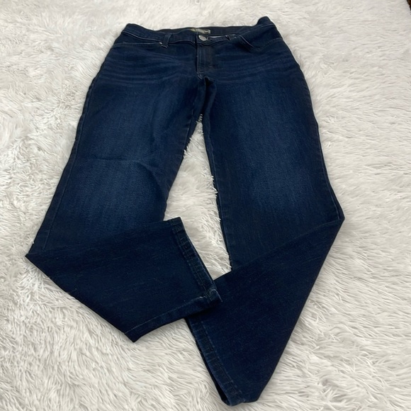 LEE RELAXED FIT STRAIGHT LEG MID-RISE, SIZE 8 M DARK DENIM VERY GOOD CON… - Picture 1 of 7